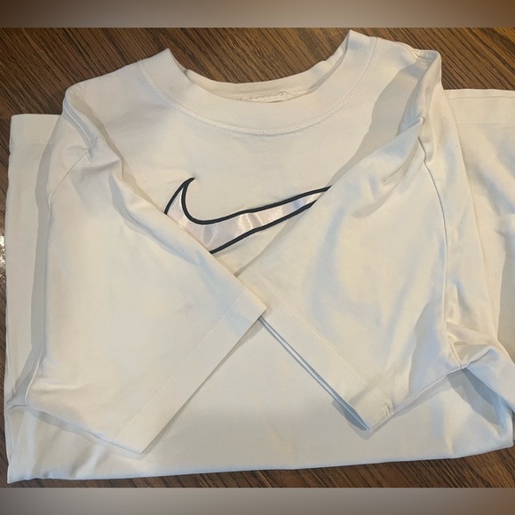 Nike Air Tee - Picture 3 of 3